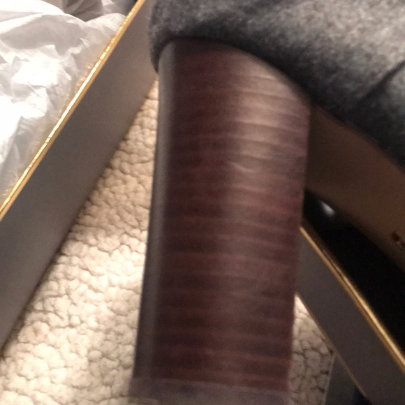 Lovely Louise et Cie booties - Picture 3 of 6